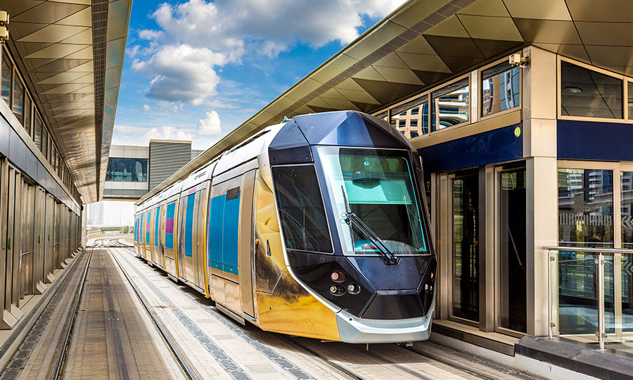 Tram without overhead line